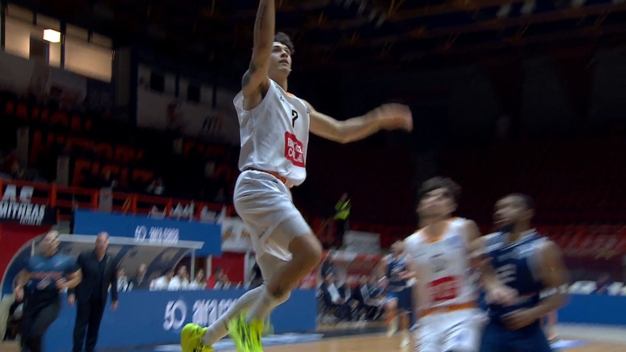 Ο Προμηθέας νίκησε την Καρδίτσα χάρη στο buzzer beater του Μπαζίνα