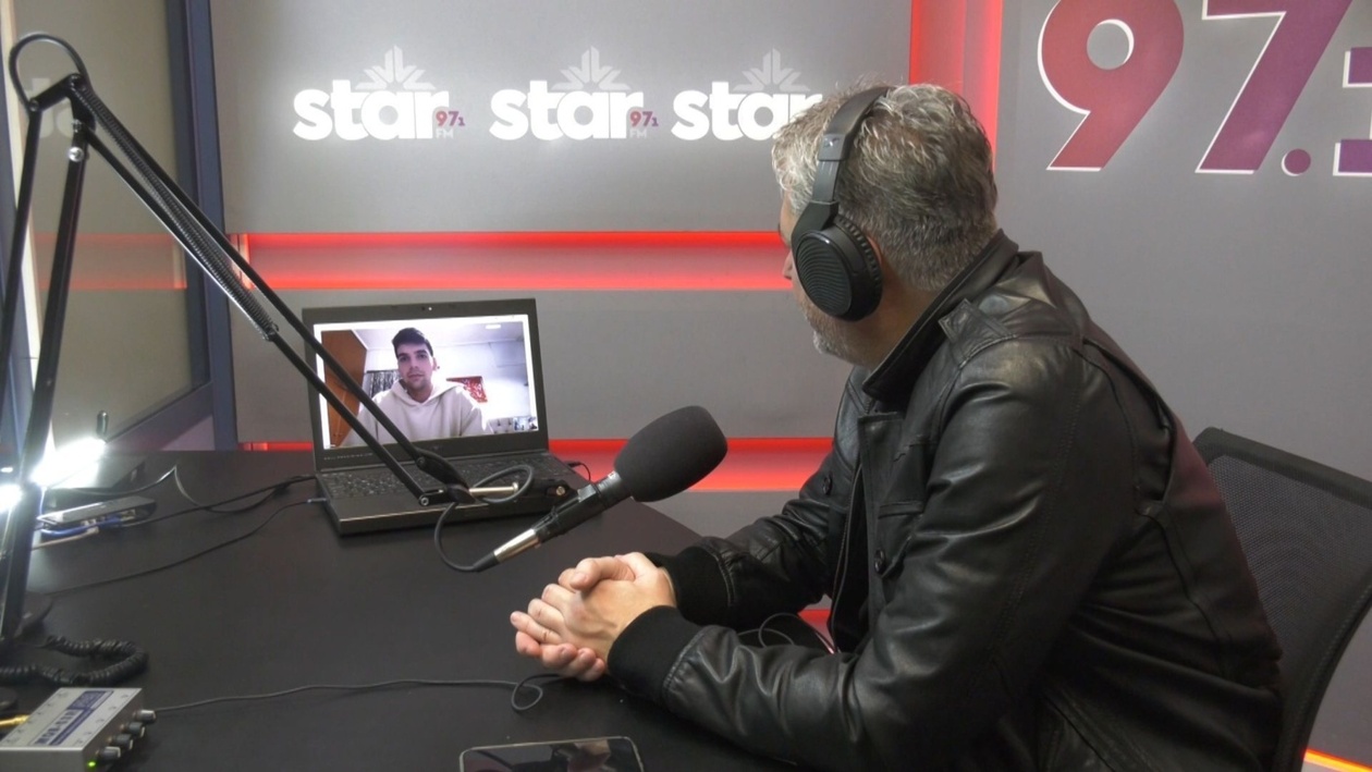 Ο Στάθης Παπαδάκης εμφανίστηκε στο ραδιόφωνο STARFM