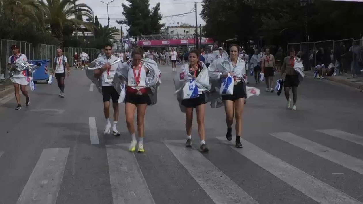 Μαραθώνιος Αθήνας 2025: Δεκάδες χιλιάδες δρομείς συγκεντρώθηκαν στο Καλλιμάρμαρο