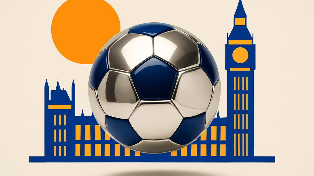 Κιρ Στάρμερ: Η νέα επικοινωνιακή στρατηγική «τύπου Τραμπ» και το πολιτικό στοίχημα του ποδοσφαίρου