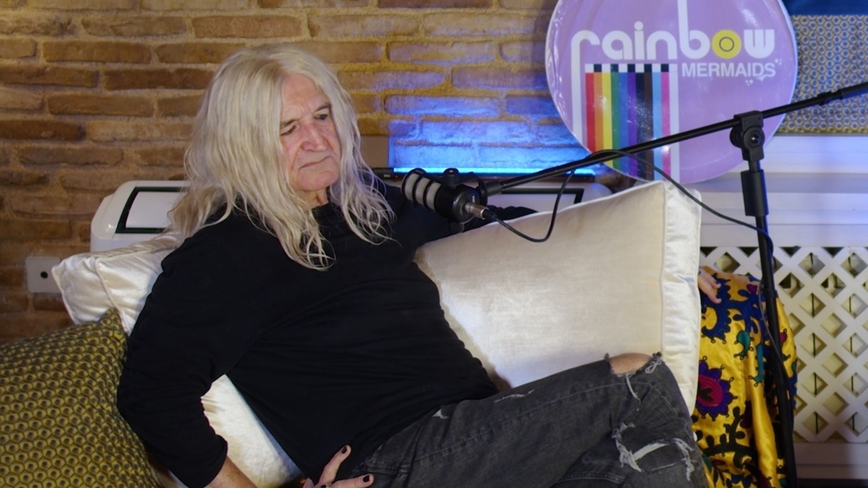 Ο Νίκος Καρβέλας για το έντεχνο τραγούδι