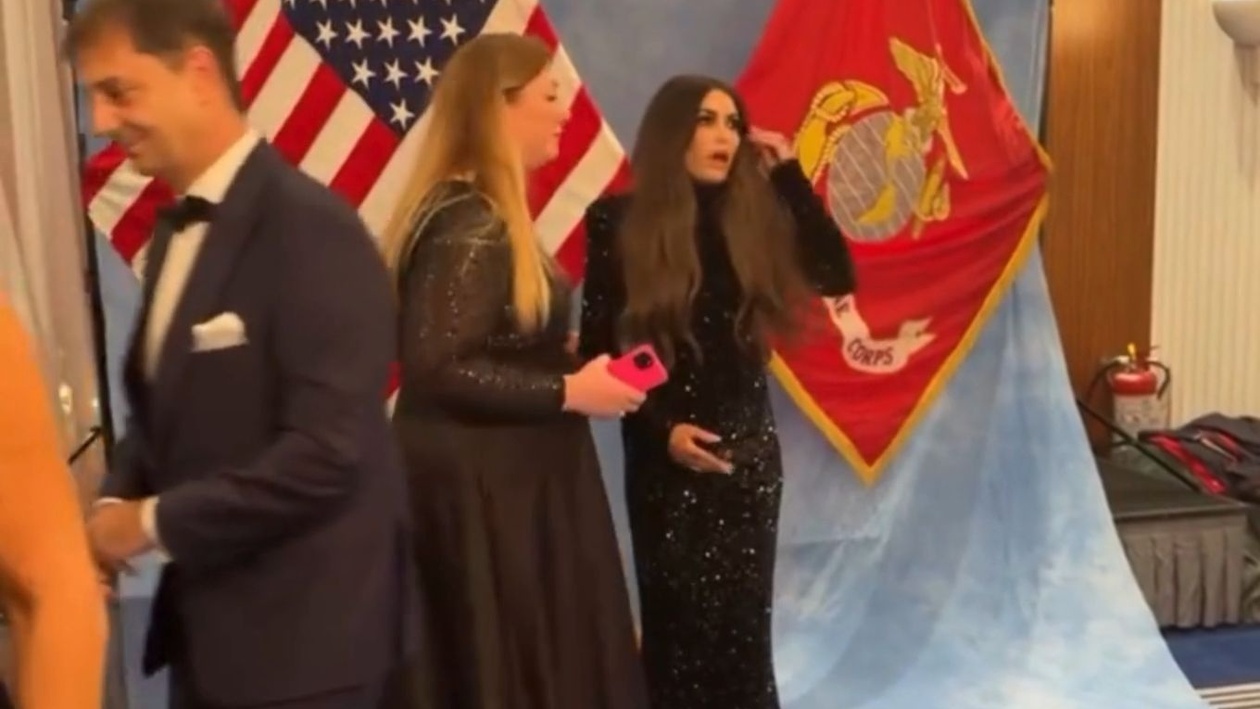 Η Kimberly Guilfoyle παρέστη στη δεξίωση για την 250ή επέτειο των πεζοναυτών