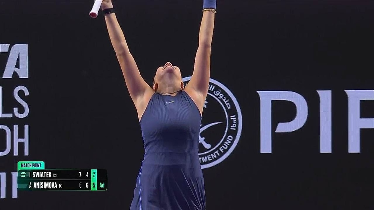 Η Αμάντα Ανισίμοβα απέκλεισε την Ίγκα Σβιάτεκ στα WTA Finals του Ριάντ