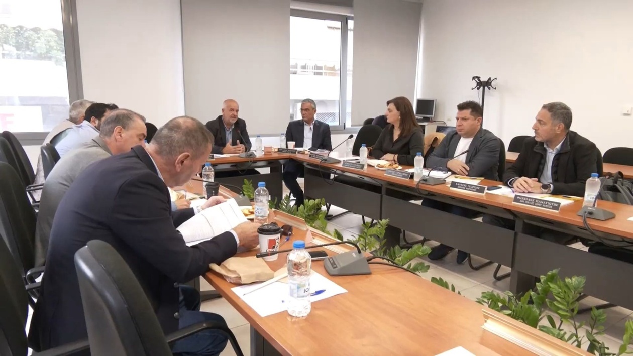 ΠΕΔ Στερεάς Ελλάδας: Στρατηγικός Σχεδιασμός για Δημογραφικό και Πανεπιστήμιο Ενόψει ΚΕΔΕ