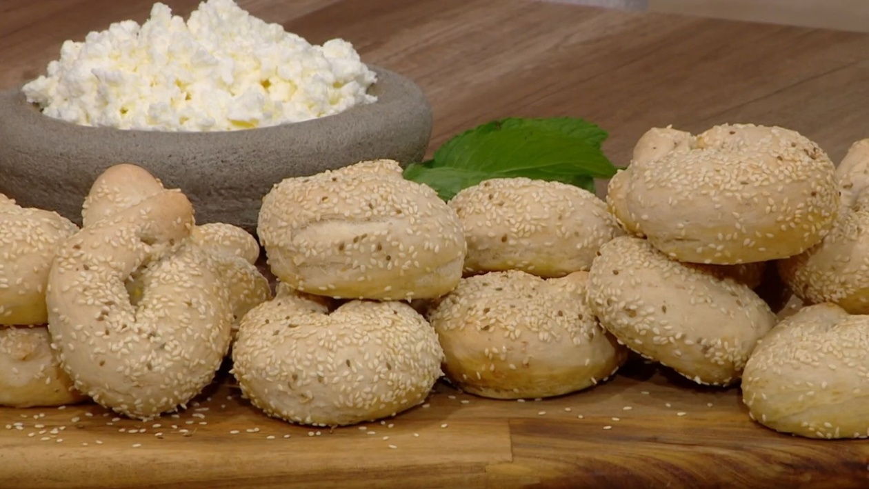 Παραδοσιακά μικρά αρτοσκευάσματα της Σύρου