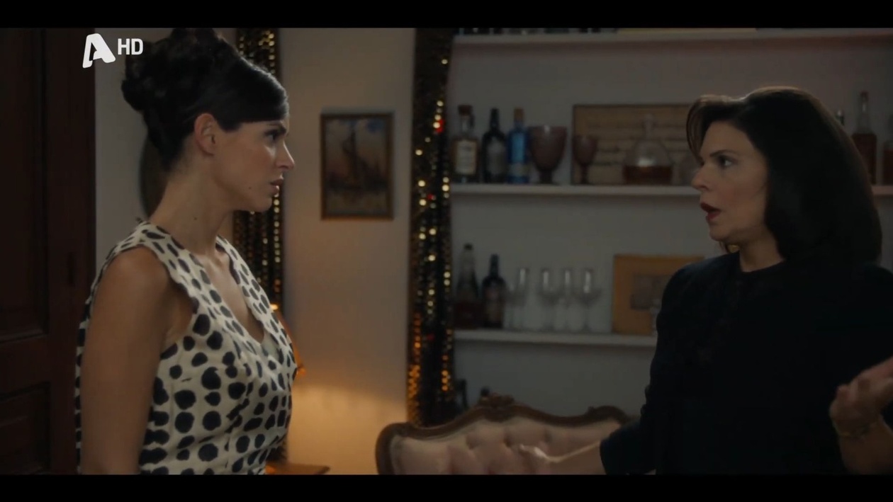 Η Αλεξάνδρα επισκέπτεται το σπίτι της Άντζελας μετά τη σύγκρουση