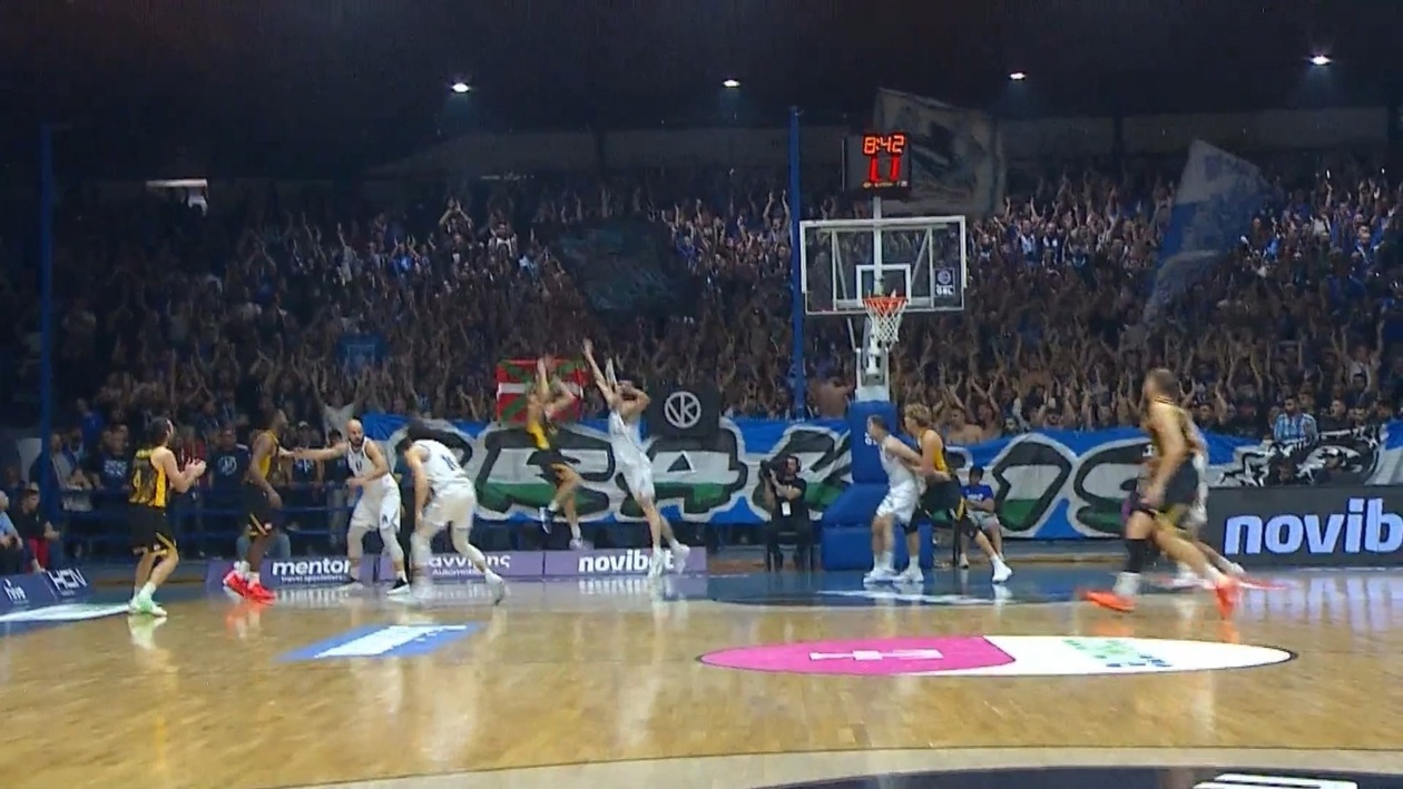 Ένα απίθανο σουτ του Λεκάβιτσιους στο ντέρμπι Ηρακλής ΑΕΚ