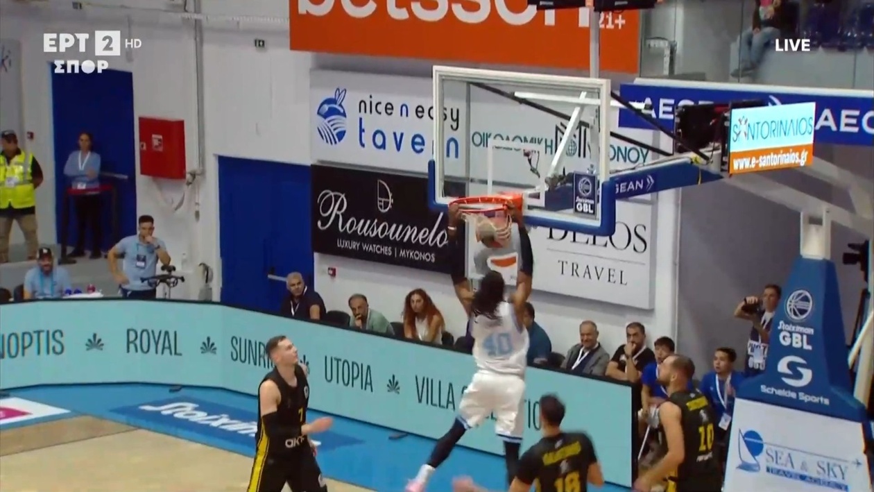 Ο Άπλμπι ασίστ στον Έβανς για alley-oop κάρφωμα