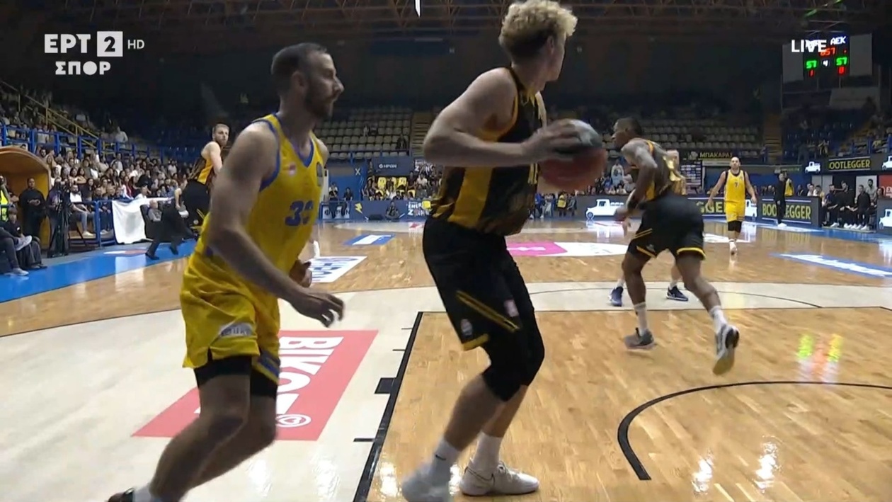 Το κλέψιμο του Γιανκόβιτς άλλαξε την εξέλιξη του αγώνα Περιστερίου – ΑΕΚ