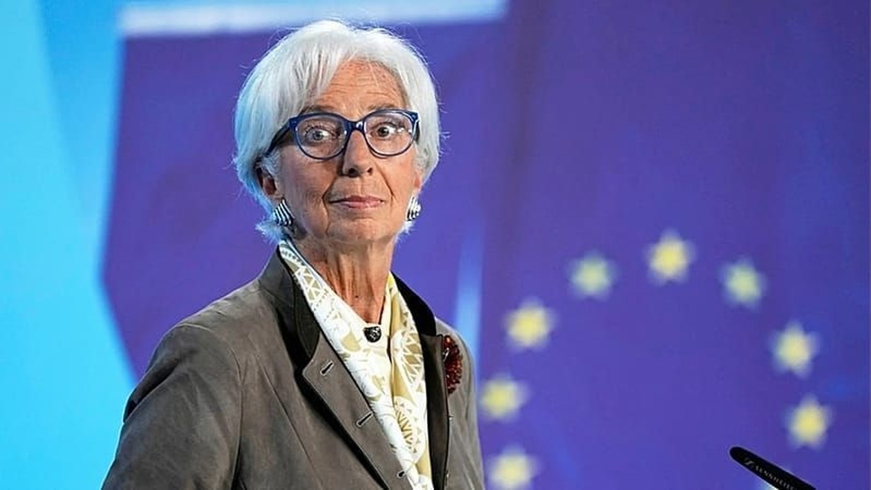 Η ΕΚΤ διατηρεί τα επιτόκια στο 2% καθώς η ανάπτυξη παραμένει θετική