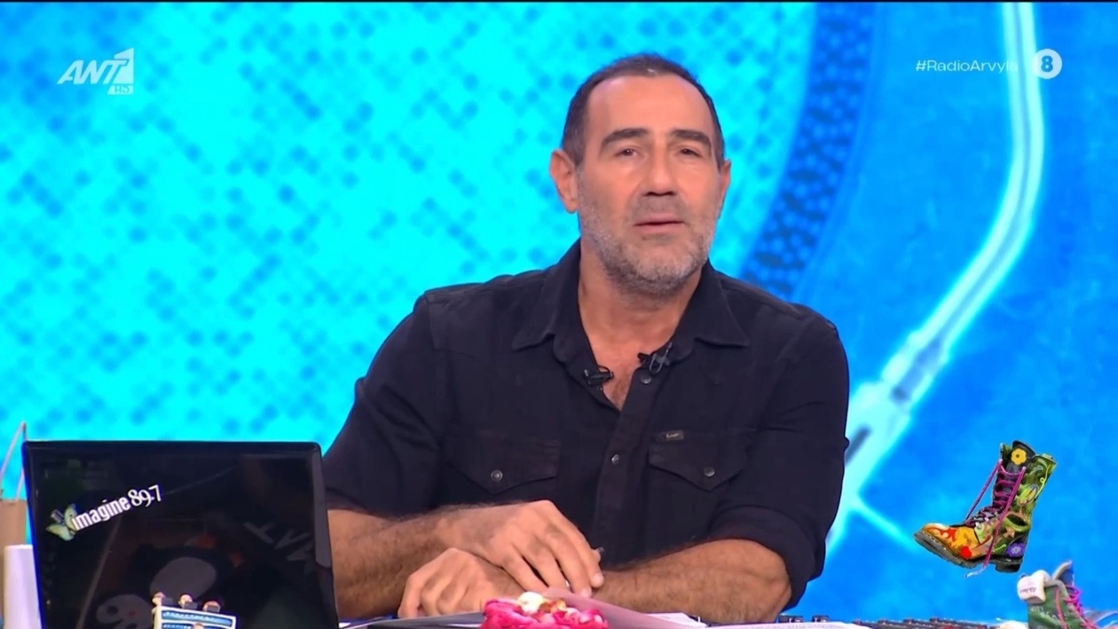 Ο Α. Κανάκης ευχαριστεί το κοινό για τη θερμή υποδοχή