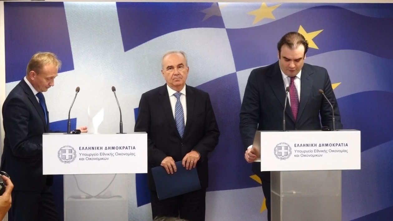 Ο Έλληνας υπουργός Κυριάκος Πιερρακάκης συναντήθηκε με τον επίτροπο της Ε.Ε. Piotr Serafin