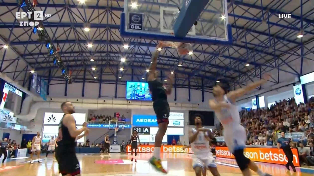 Το κάρφωμα του Λι στη Μύκονο