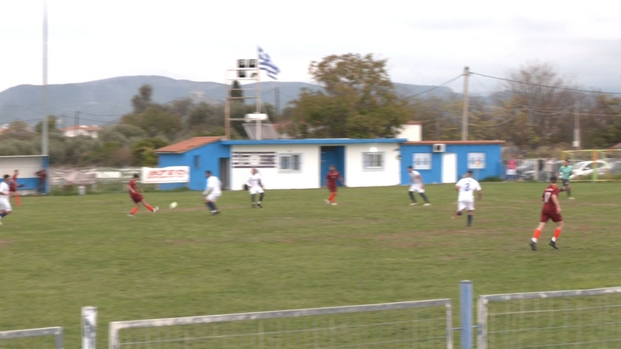 Το μακρινό σουτ του 15χρονου ταλέντου χάρισε τη νίκη στην ομάδα