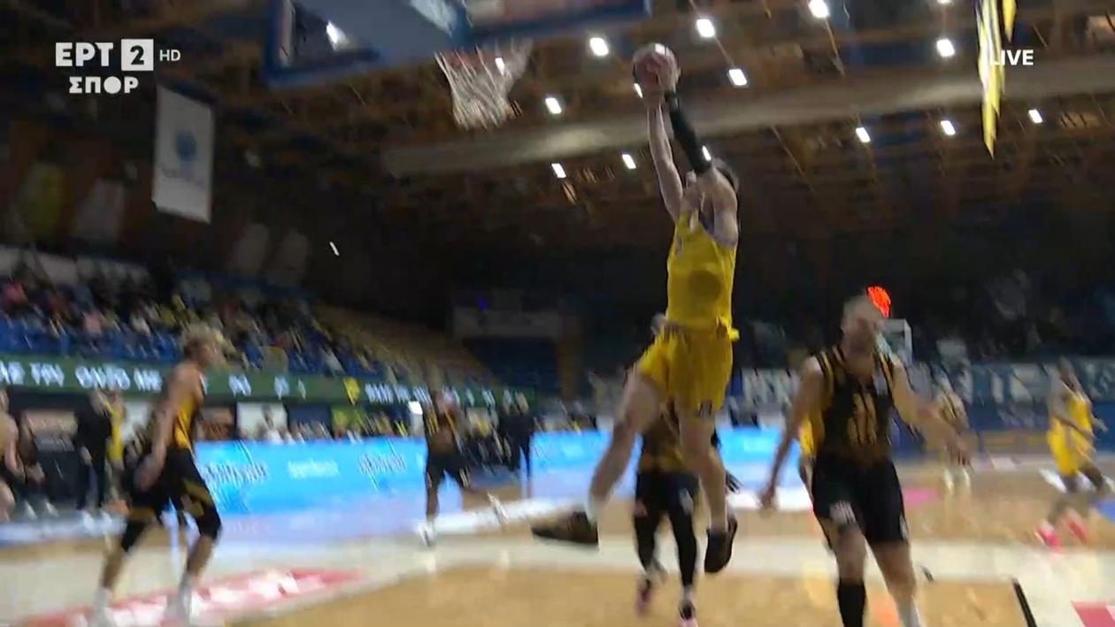 Το κάρφωμα του Φαν Τούρμπεργκεν στον γρήγορο αιφνιδιασμό του Περιστερίου