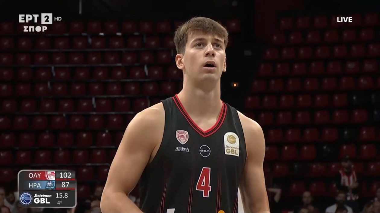 Ολυμπιακός — Ηρακλής: ο Μωραΐτης έκανε φάουλ, ο Μπουρνελέ ευστόχησε στις ελεύθερες βολές