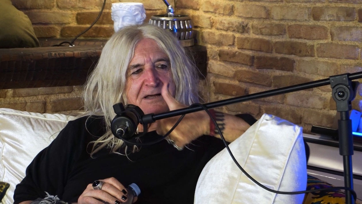 Ο Νίκος Καρβέλας μιλά για τον γάμο του με την Αννίτα Πάνια