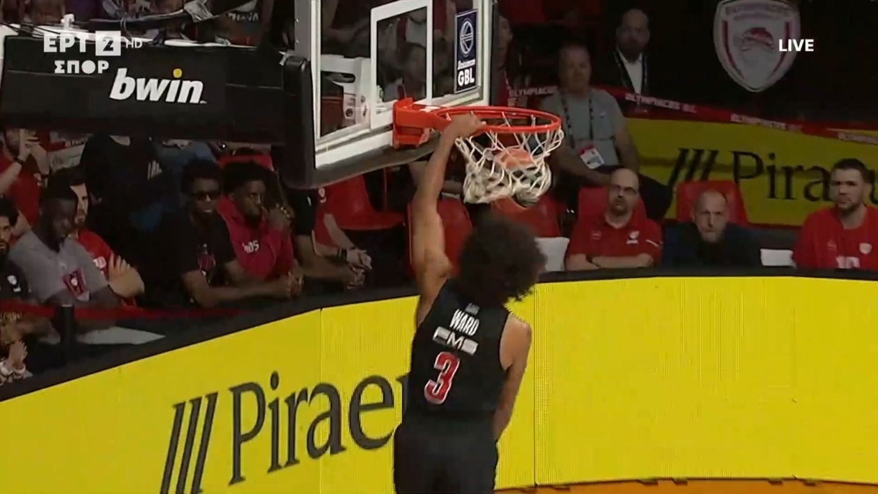 Ο Ουόρντ πρόσφερε ασίστ, κλέψιμο και κάρφωμα για τον Ολυμπιακό