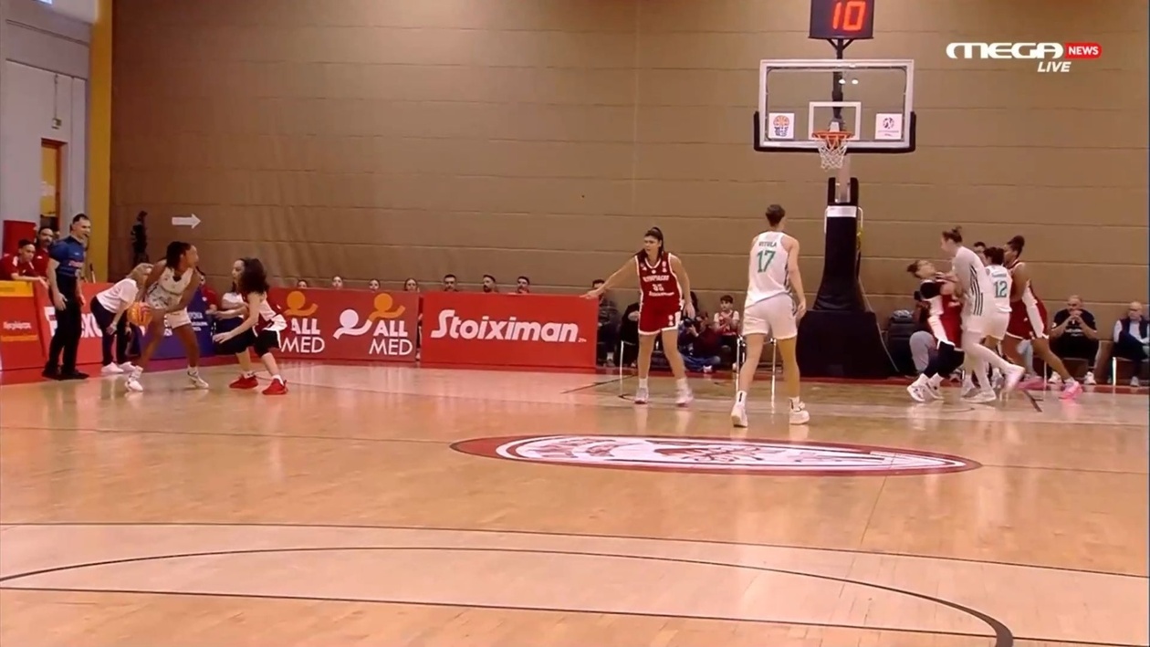 Ο Ολυμπιακός διαμαρτυρήθηκε για το φάουλ σε βάρος της Κολλάτου