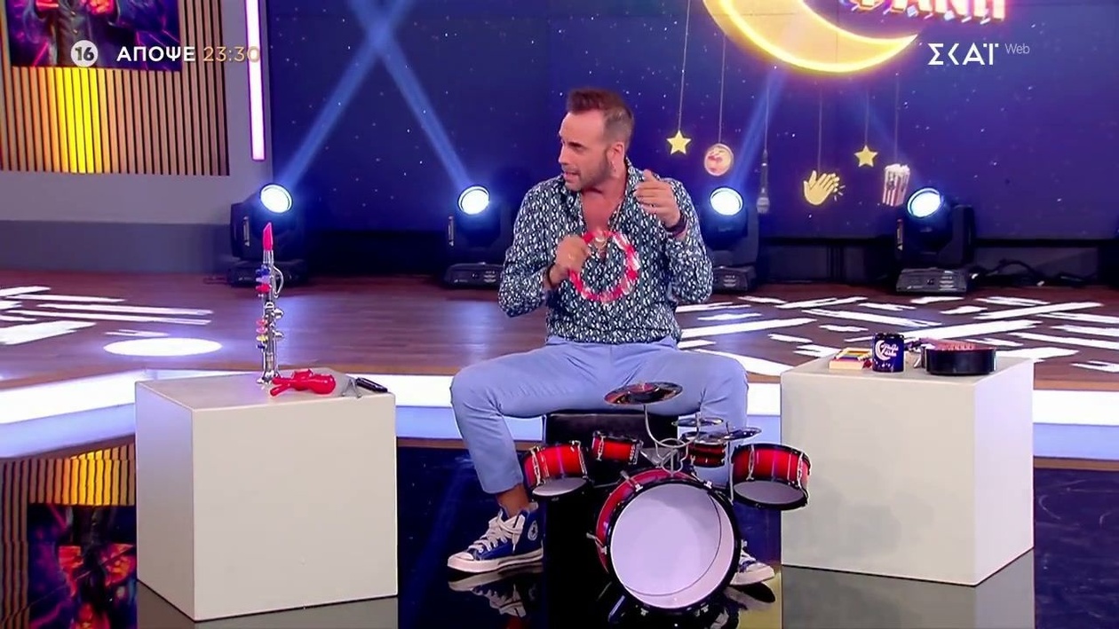 Στην αγκαλιά του Φάνη με τον Πάνο Μουζουράκη και τη Χρύσα Ρώπα