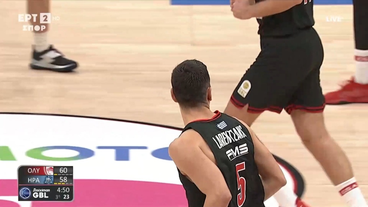 Ο Ολυμπιακός πέτυχε το πρώτο τρίποντο μετά από 25 λεπτά