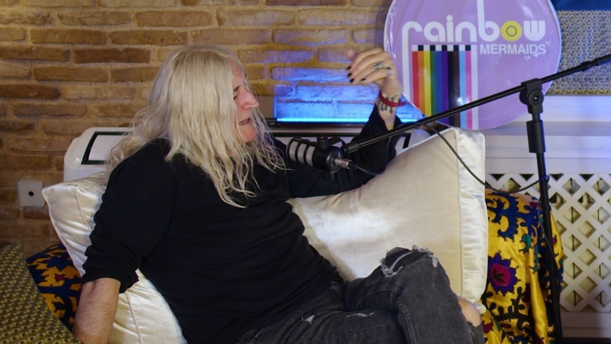 Ο Νίκος Καρβέλας για την εμπορευματοποίηση της Εκκλησίας