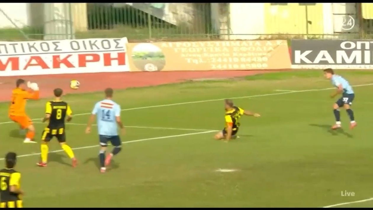 Ο Μπαλωμένος έκανε μια εντυπωσιακή απόκρουση στο παιχνίδι της Αναγέννησης με τον Ηρακλή