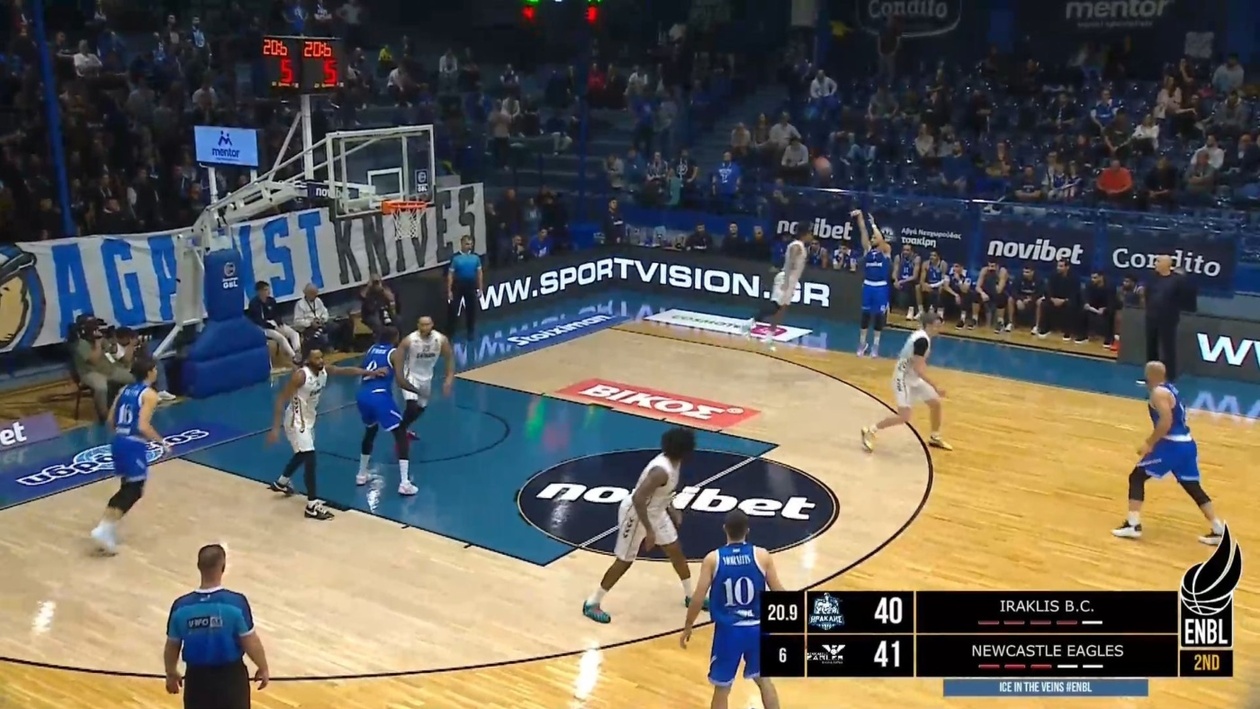 Ο Ηρακλής προηγήθηκε με δύο πόντους στο ημίχρονο