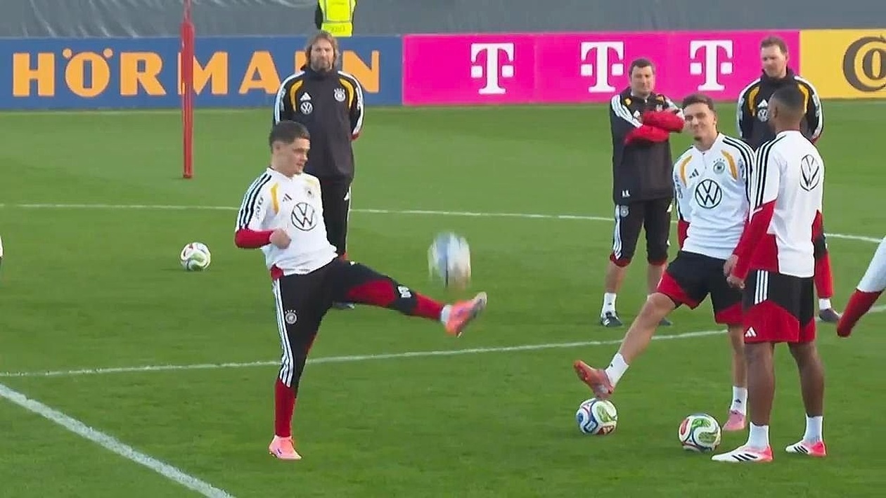 Εορτασμός στο Βόλφσμπουργκ με την εθνική ομάδα της Γερμανίας