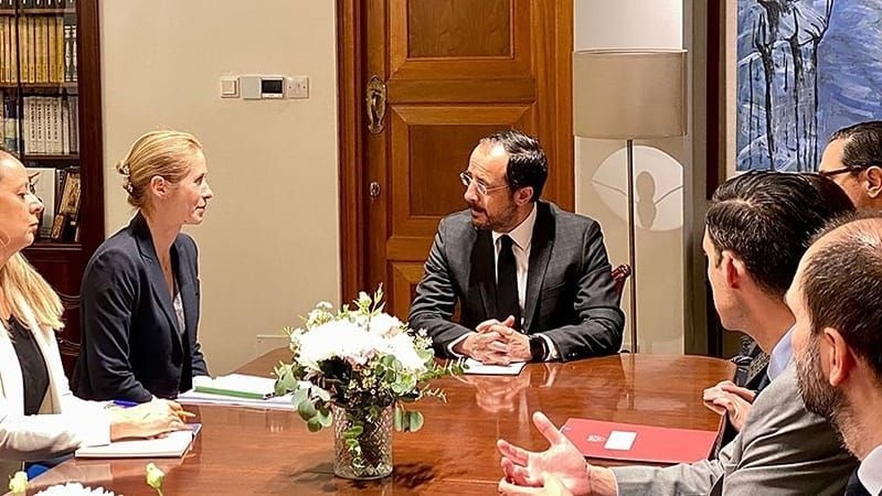 Χριστοδουλίδης και Καράς συναντήθηκαν: Ο ρόλος της ΕΕ στο Κυπριακό βρέθηκε στο επίκεντρο