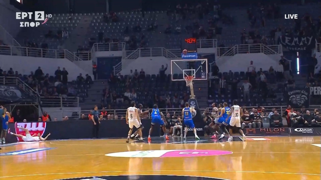 Ένα τυχερό τρίποντο του Φίλιου στον αγώνα ΠΑΟΚ Περιστέρι