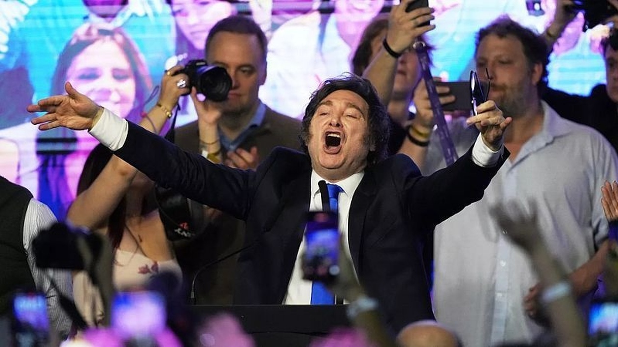 Ο θρίαμβος του Μιλέι στις ενδιάμεσες εκλογές της Αργεντινής