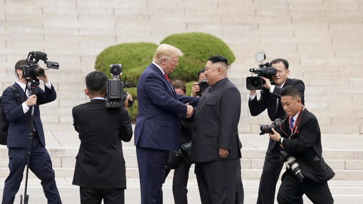 Η ένδειξη από τη Σεούλ ότι συνάντηση Τραμπ με Κιμ δεν προβλέπεται άμεσα
