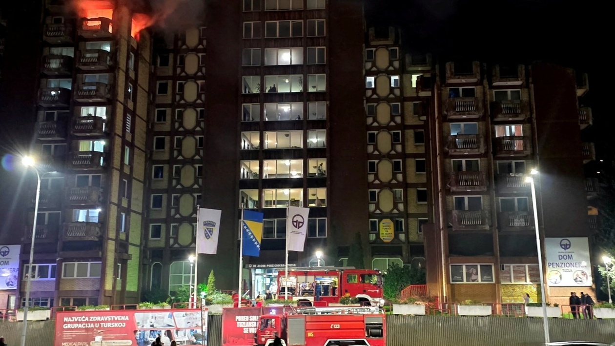 Φωτιά σε οίκο ευγηρίας στην Τούζλα της Βοσνίας προκαλεί τουλάχιστον 10 νεκρούς