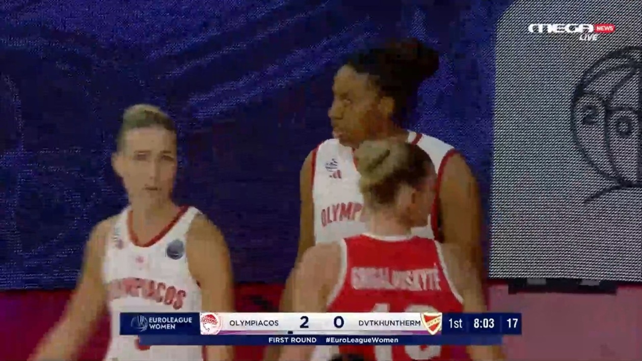 Ο Τζόνσον ξεχωρίζει στην έναρξη του αγώνα Ολυμπιακός DVTK