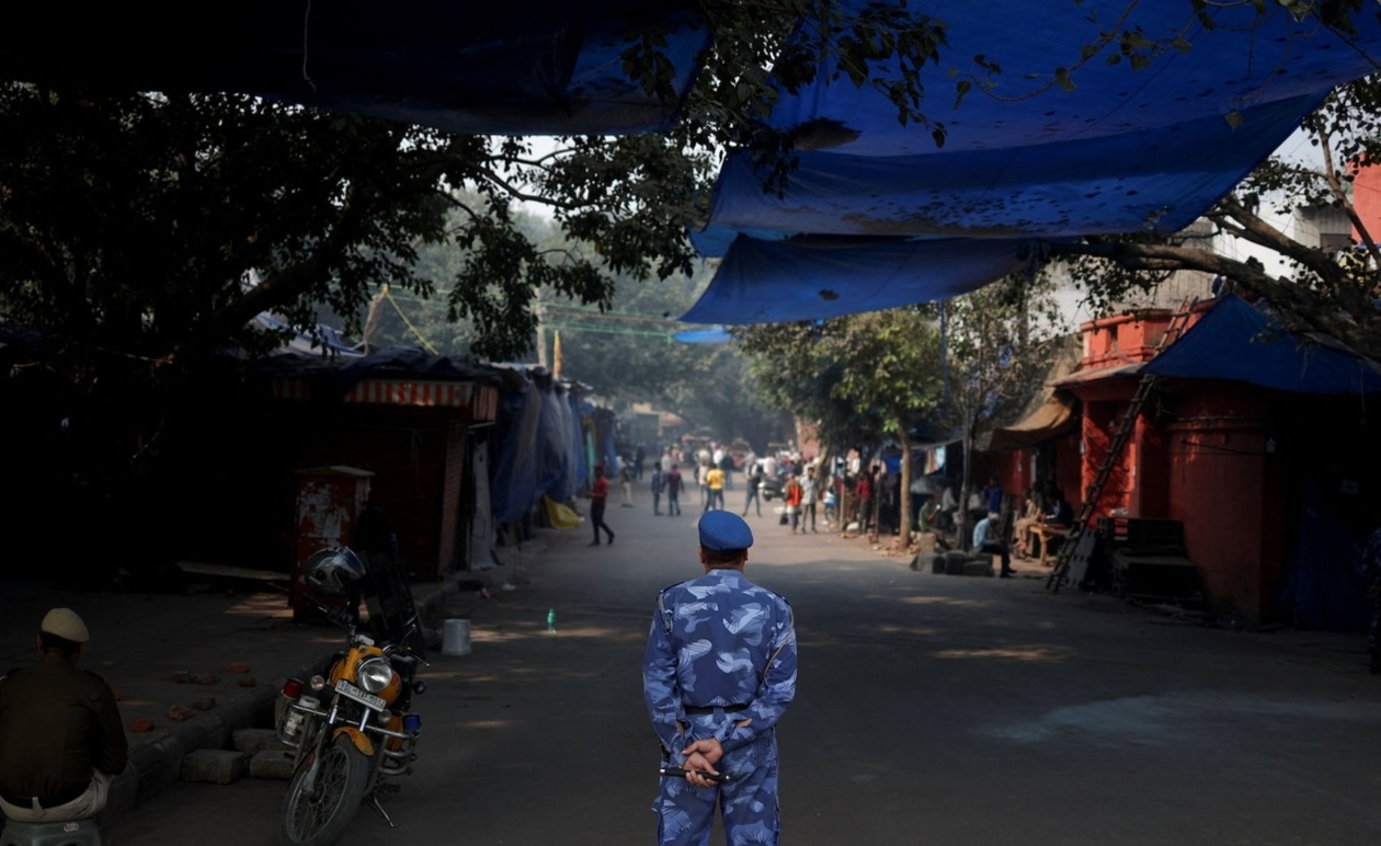 Η Ινδία εξετάζει αν η έκρηξη αυτοκινήτου στη Νέα Δελχί συνδέεται με τις συλλήψεις στο Κασμίρ