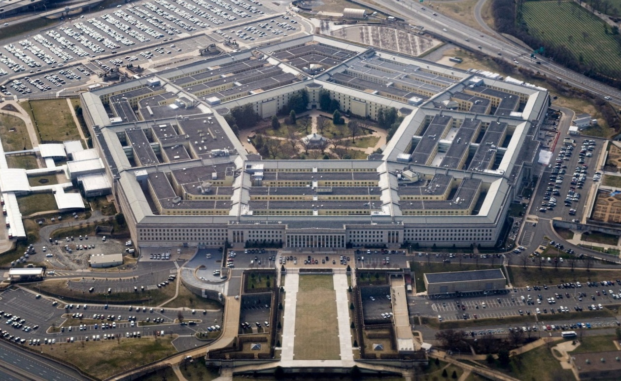 Οι Αξιωματούχοι του Τραμπ Συζητούν Στρατιωτικές Επιλογές στη Βενεζουέλα Εν μέσω Κλιμάκωσης