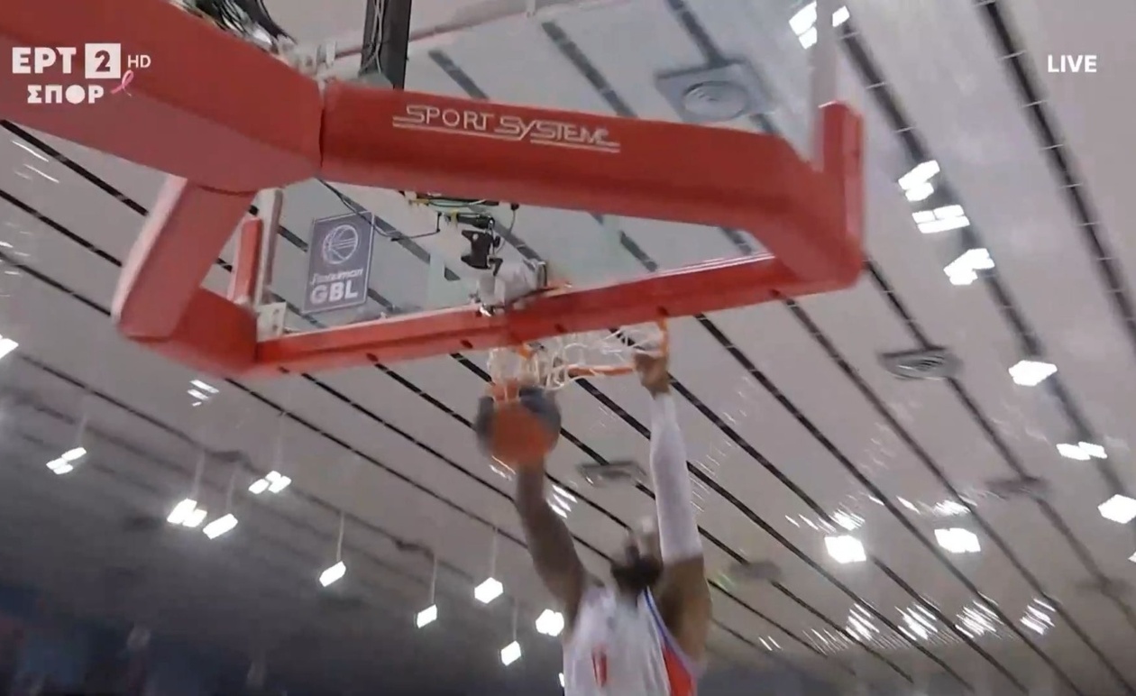 Ο Ουότσον κυριαρχεί στην αντίπαλη ρακέτα στον αγώνα Πανιώνιος εναντίον Άρη