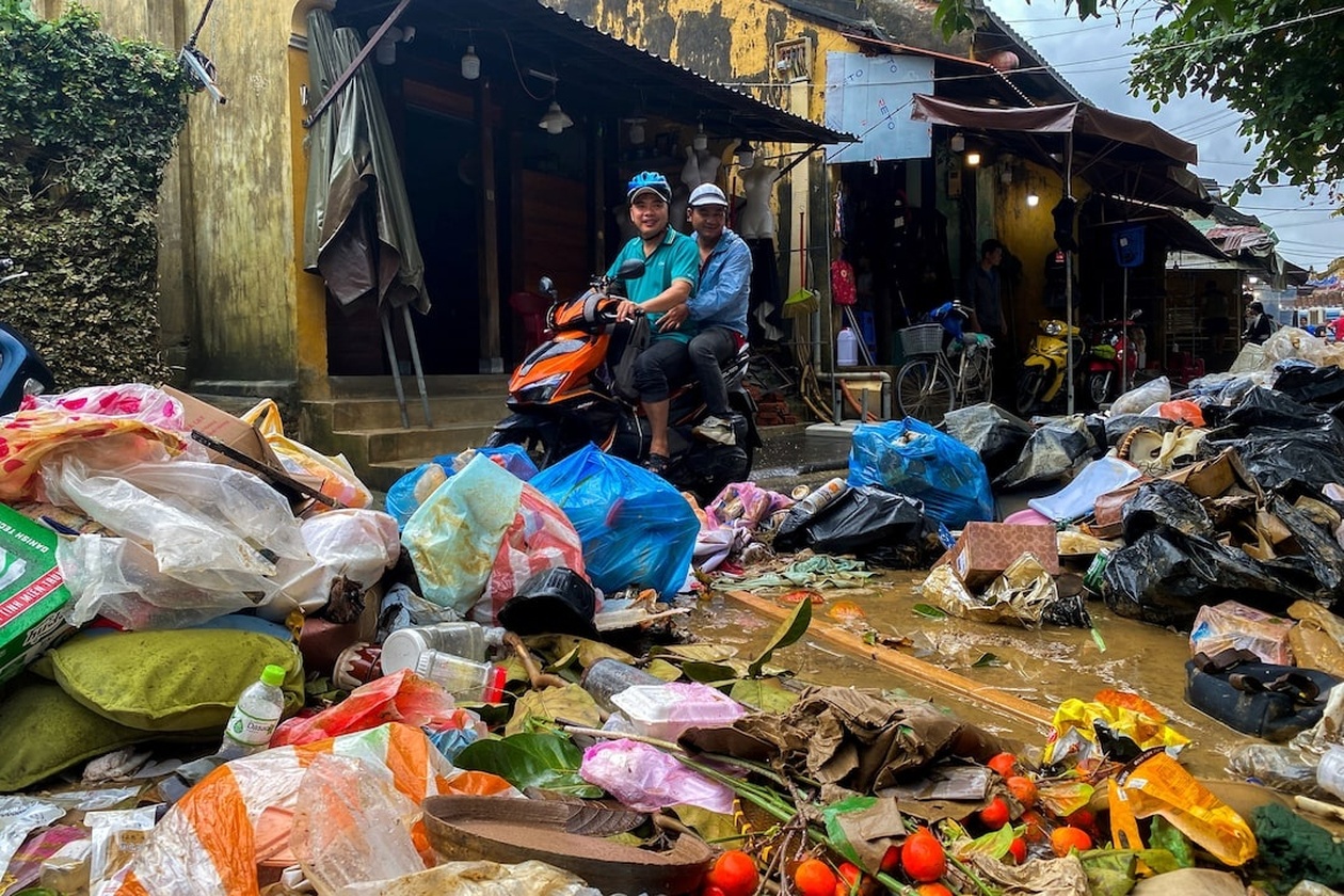Η αρχαία πόλη Hoi An στο Βιετνάμ προσπαθεί να αναζωογονήσει τον τουρισμό μετά τις πλημμύρες
