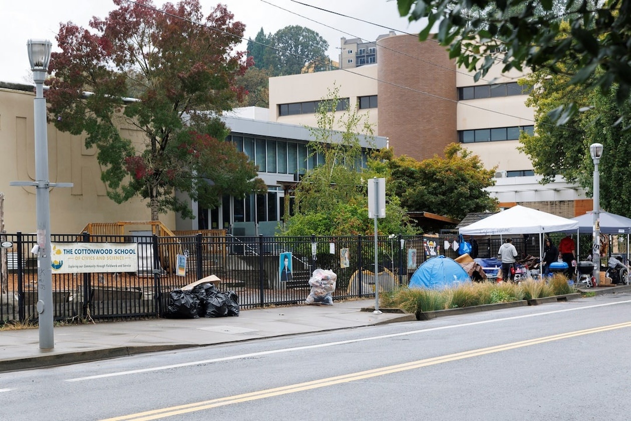 Η ICE στήνει κέντρο κλήσεων για τον εντοπισμό ασυνόδευτων ανηλίκων