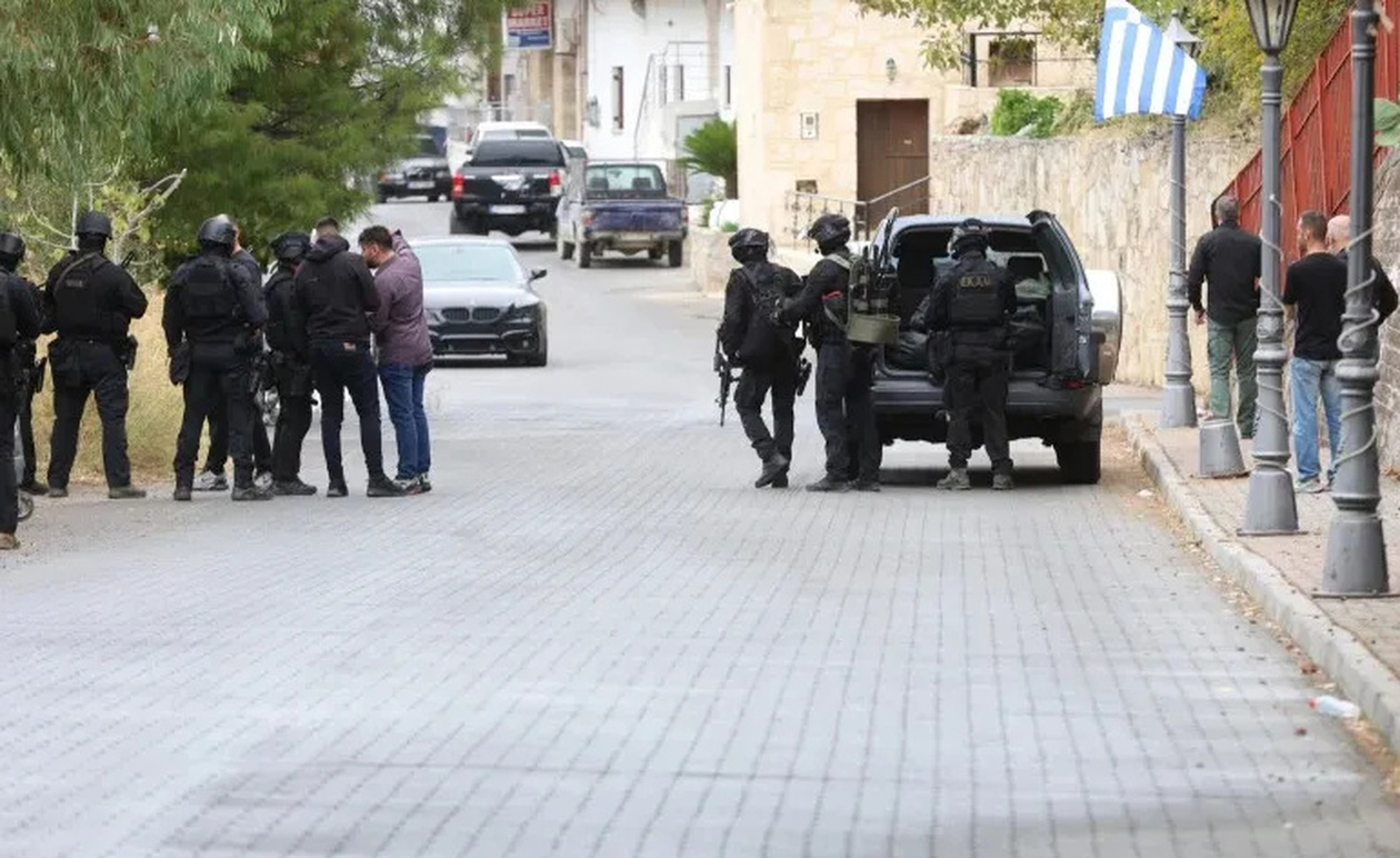 «Στο σπίτι δεν έμπαινε φέρετρο»: Σπάνε καρδιές στην Κρήτη μετά το μοιραίο γιατί δάκρυσαν όλοι