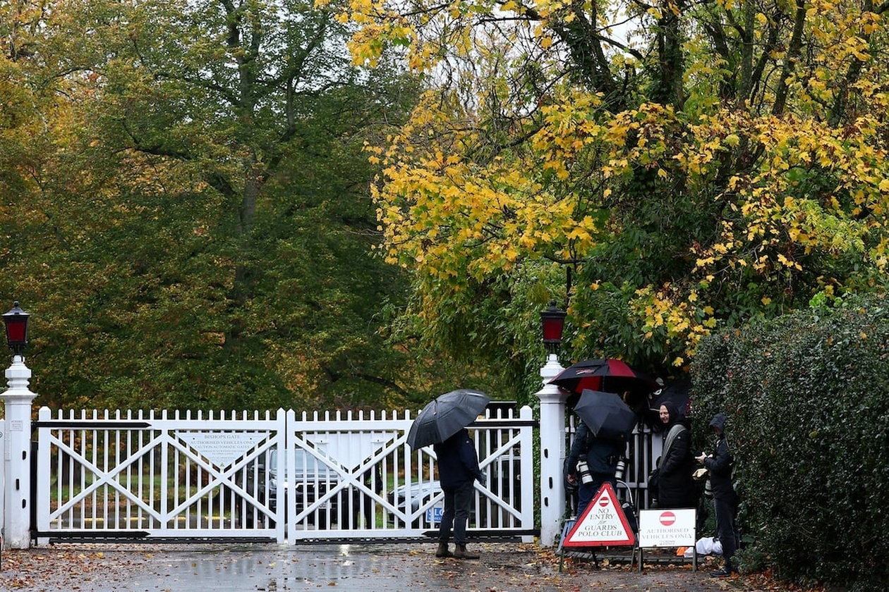 Ο βασιλιάς Κάρολος απέσυρε τον Άντριου από τα δημόσια καθήκοντα