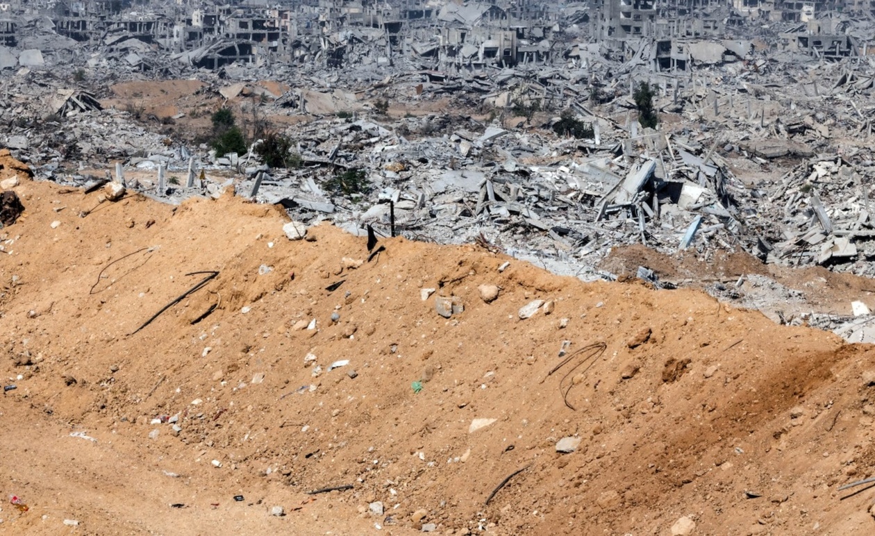 Επειδή το σχέδιο του Τραμπ έχει παγώσει, αυξάνεται ο κίνδυνος μιας de facto διαίρεσης της Γάζας