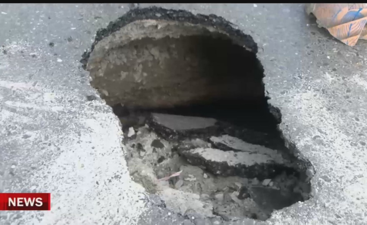 Καθίζηση Δρόμου στο Ηράκλειο από Διαρροή Αγωγού: Άμεση Κινητοποίηση