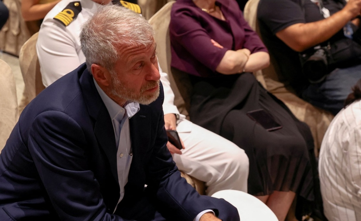 Ο Αμπράμοβιτς: Η Έρευνα στο Τζέρσεϊ Είναι Αβάσιμη, Ισχυρίζεται Συνωμοσία Κατά της Κυβέρνησης