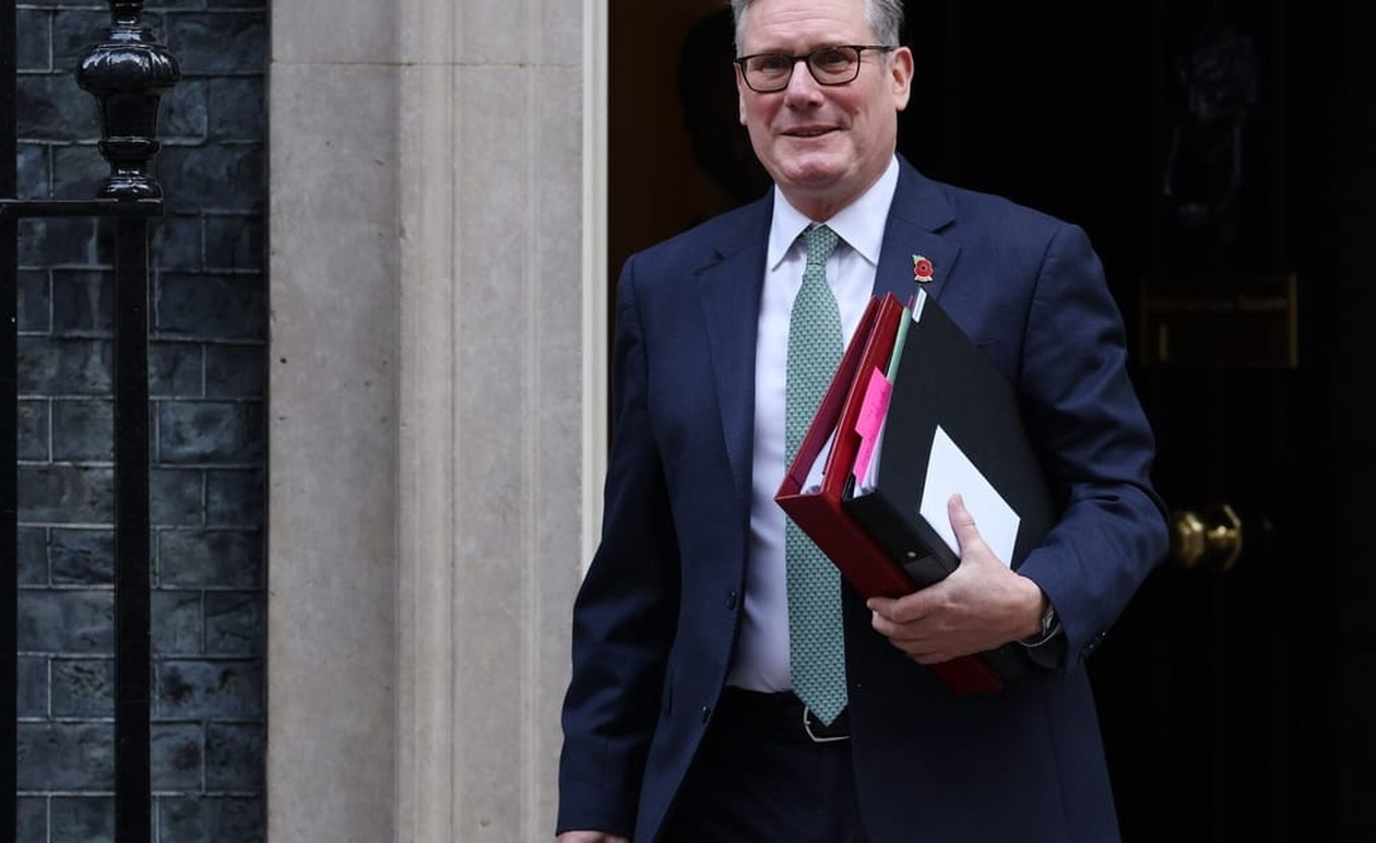 Ο Στάρμερ υπό πίεση λόγω φημών για την ηγεσία στο Νο 10