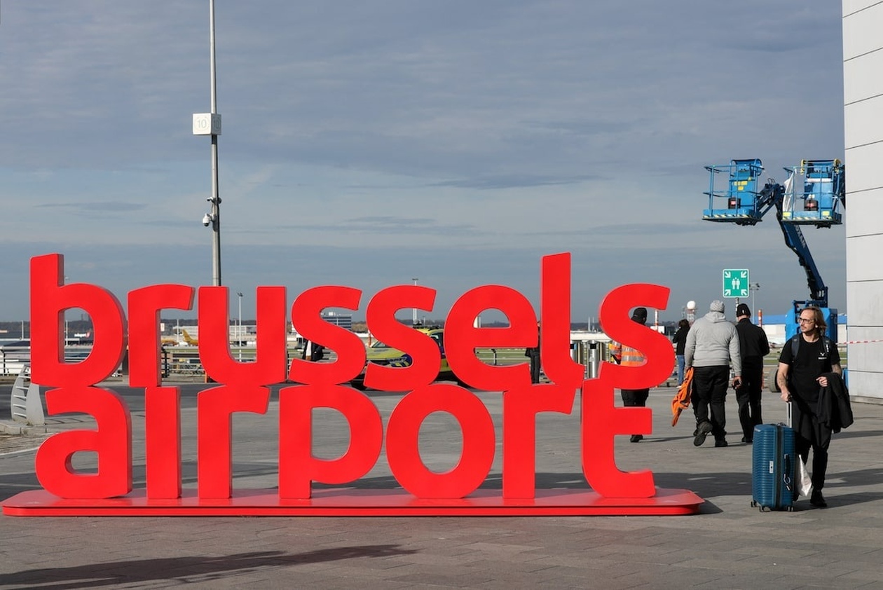 Το Βέλγιο έκλεισε αεροδρόμια και τέθηκε σε κατάσταση επιφυλακής λόγω πτήσεων μη επανδρωμένων συσκευών
