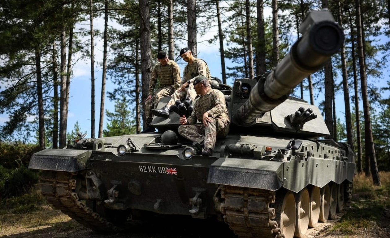 Βρετανία: Οι βουλευτές προειδοποιούν για υπερβολική εξάρτηση της άμυνας από τις ΗΠΑ