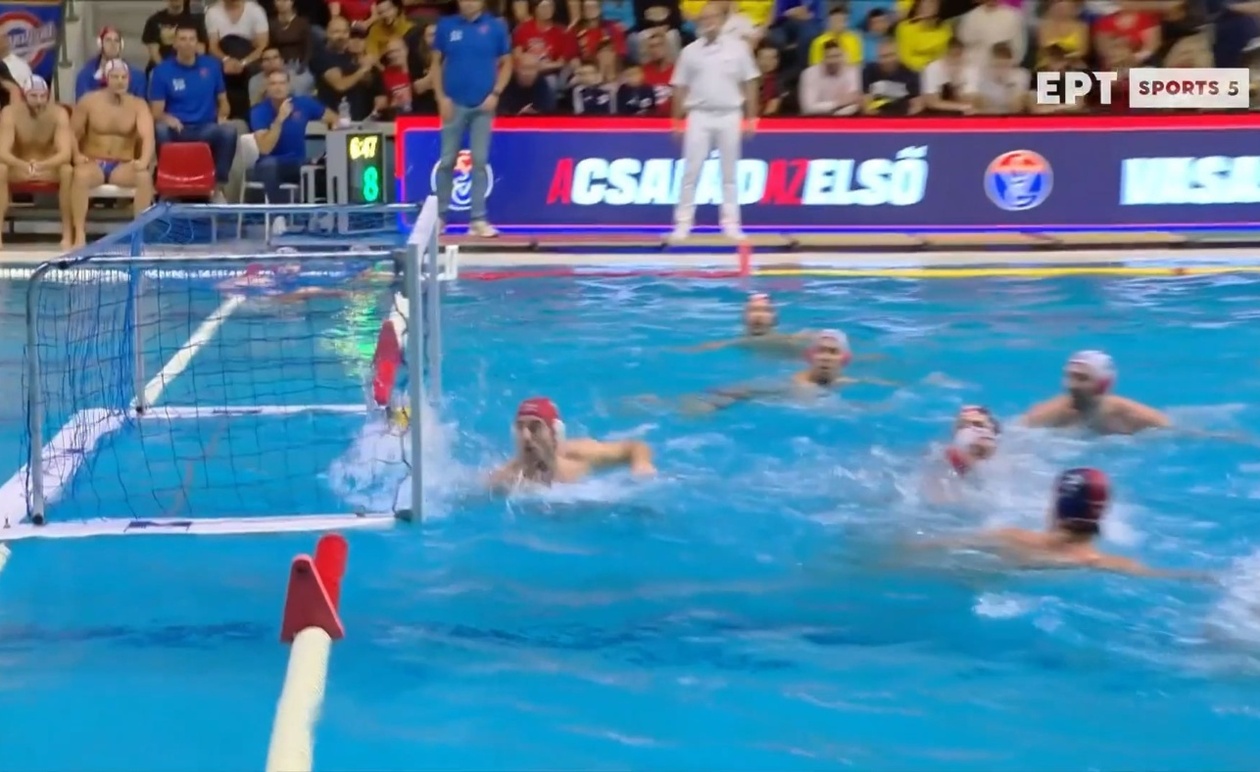 Το σουτ του Γκίλα που σταμάτησε στο δοκάρι σε αγώνα Champions League