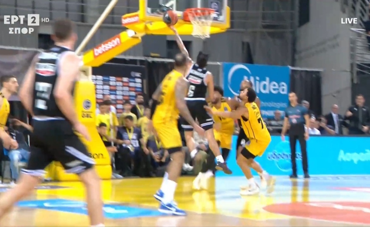 Ημίχρονο: ο ΠΑΟΚ προηγείται του Άρη με οκτώ πόντους